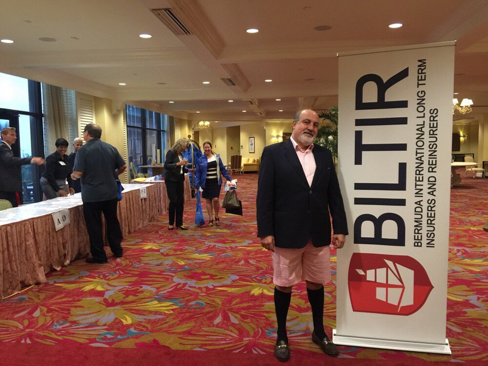 Mr._Taleb_ready_for_lecturing_in_Bermudas_-_in_Rome_-_20170919.thumb.jpg.e7043d186976c5951ec264eca3d475e8.jpg