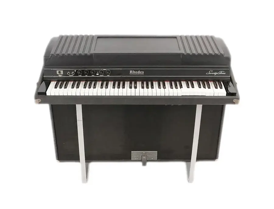 fender-rhodes-mark-ii-suitcase-piano-73-xl.webp.82b049a84d59b069b67216244711a33c.webp
